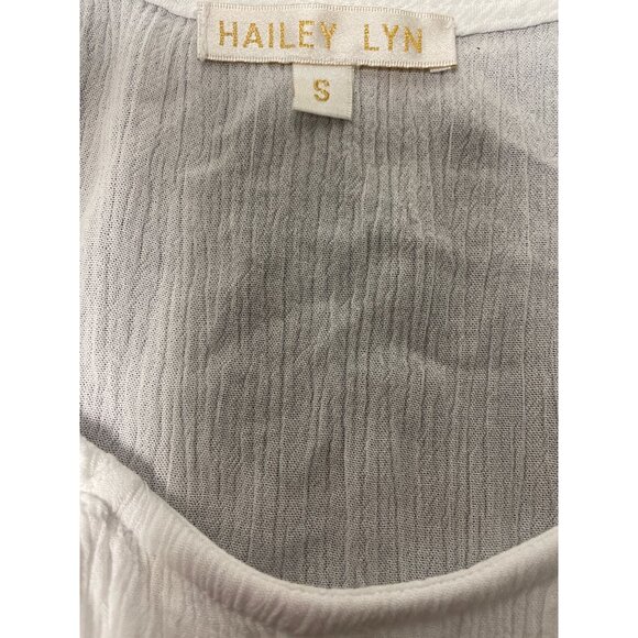 Hailey Lyn Women's White Short Sleeve w/ floral embroidery Dress Size S SKU 2091 - Picture 4 of 4